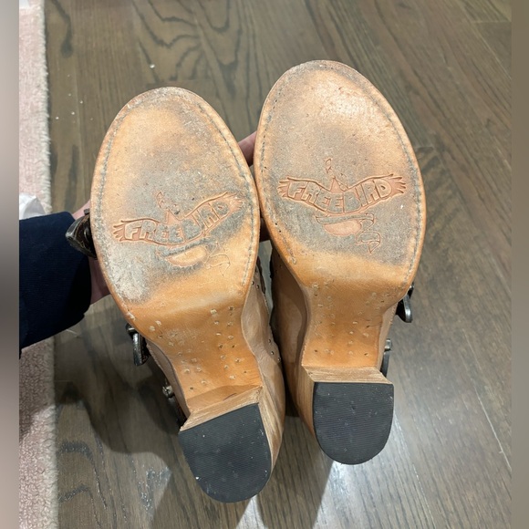 Freebird Violet color: taupe, worn once, box and dust bags included - Picture 3 of 8